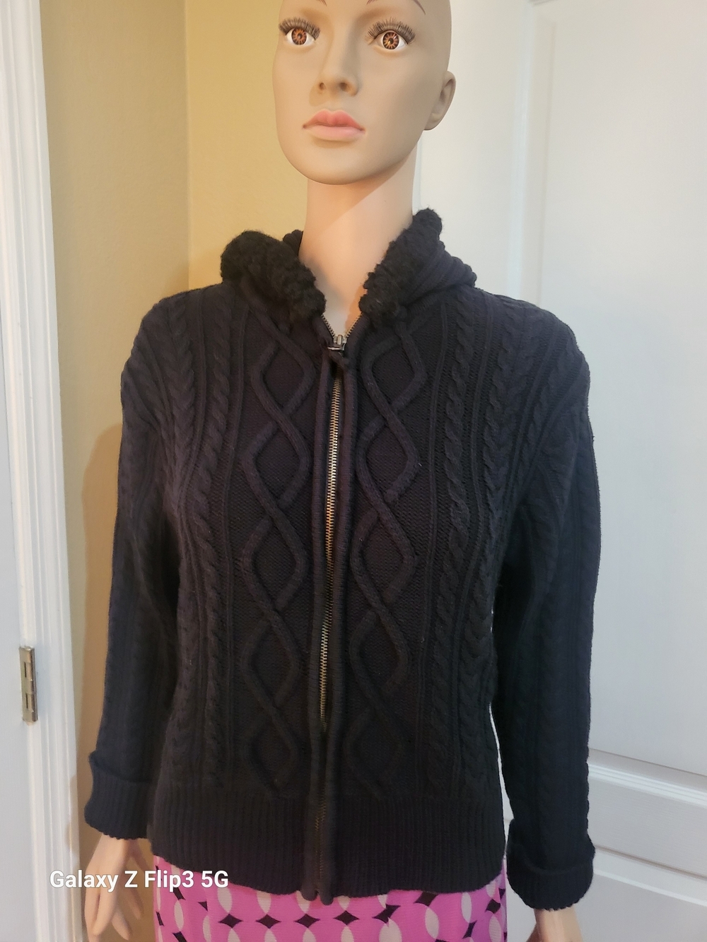 Women’s Black Cable-Knit Zip-Up Sweater Hoodie with Faux Fur Trim (XL) Pre-owned